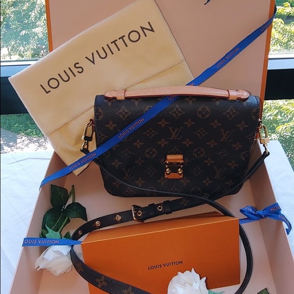 Louis Vuitton Handbags - Louis Vuitton Pochette Metis 2019